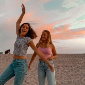 Meet your Posher, Ella